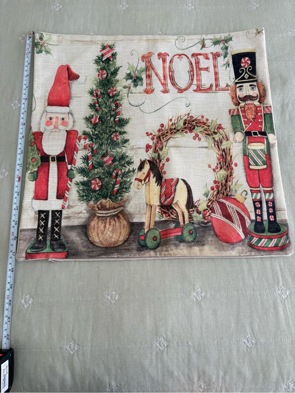 Noel Holiday Decorative Placemat - Red & Green